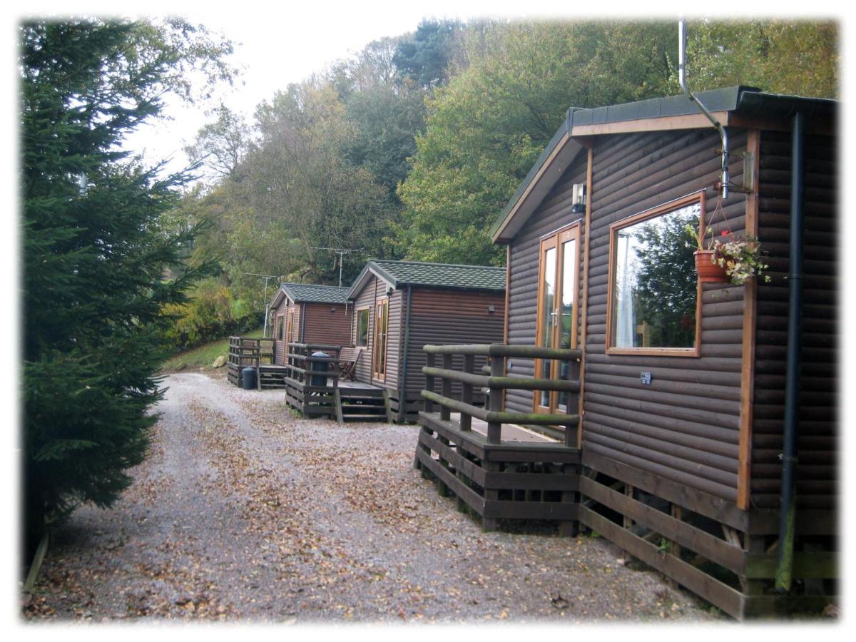 The Raddle Inn Log Cabins Croxden Exterior photo