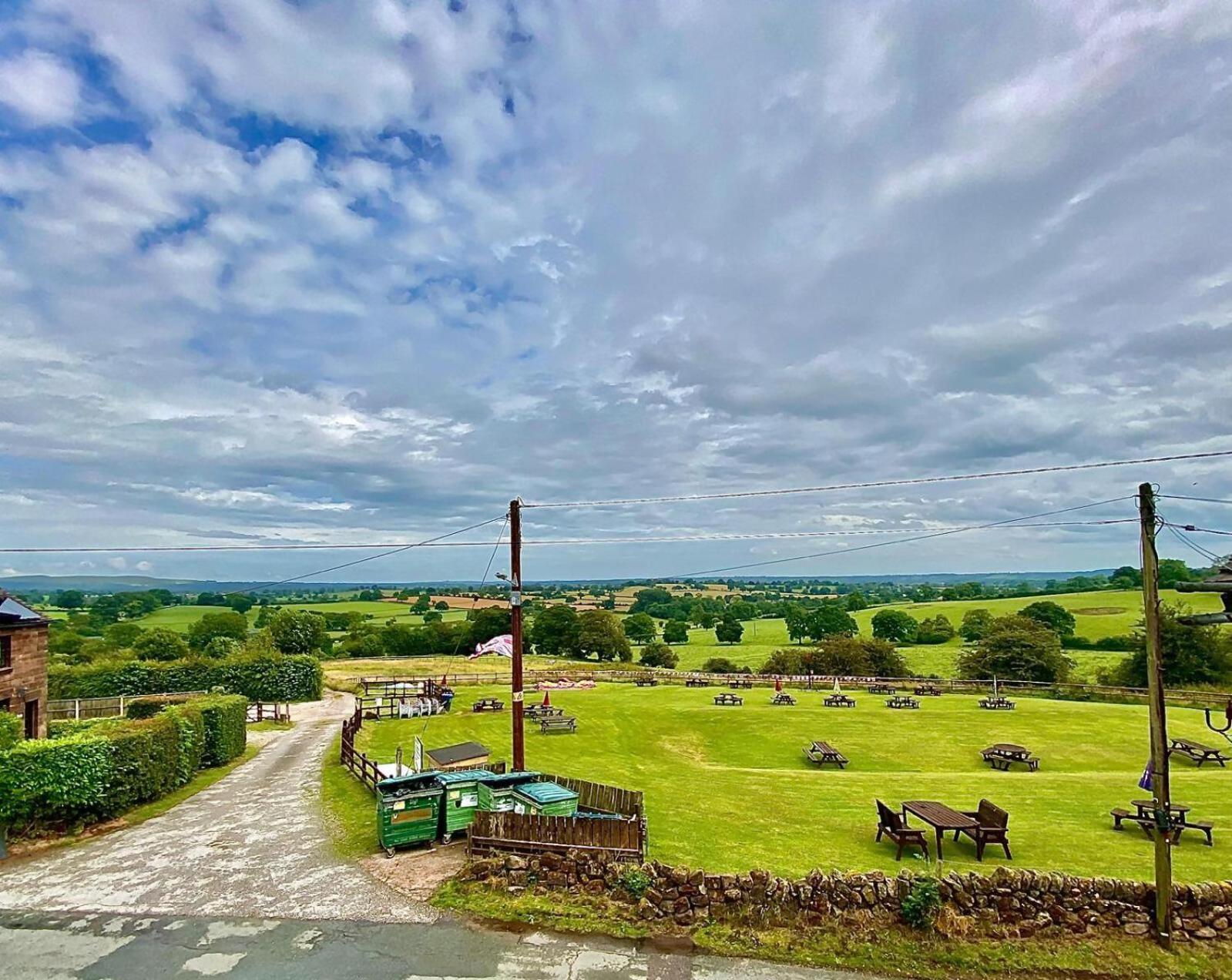 The Raddle Inn Log Cabins Croxden Exterior photo