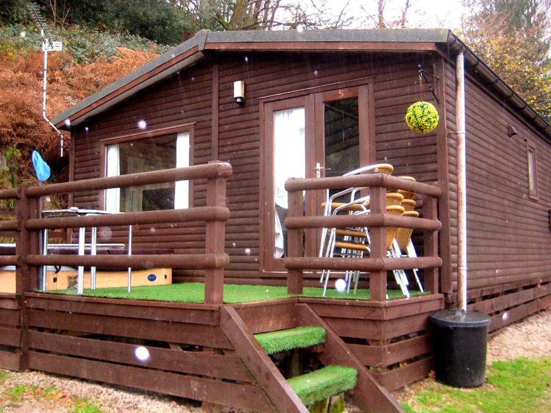 The Raddle Inn Log Cabins Croxden Exterior photo