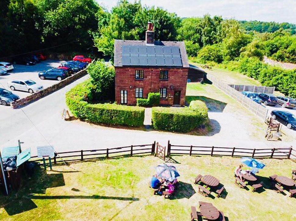 The Raddle Inn Log Cabins Croxden Exterior photo