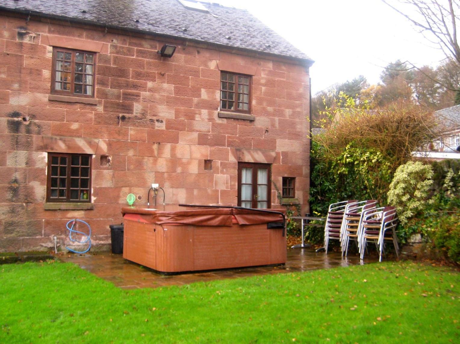 The Raddle Inn Log Cabins Croxden Exterior photo